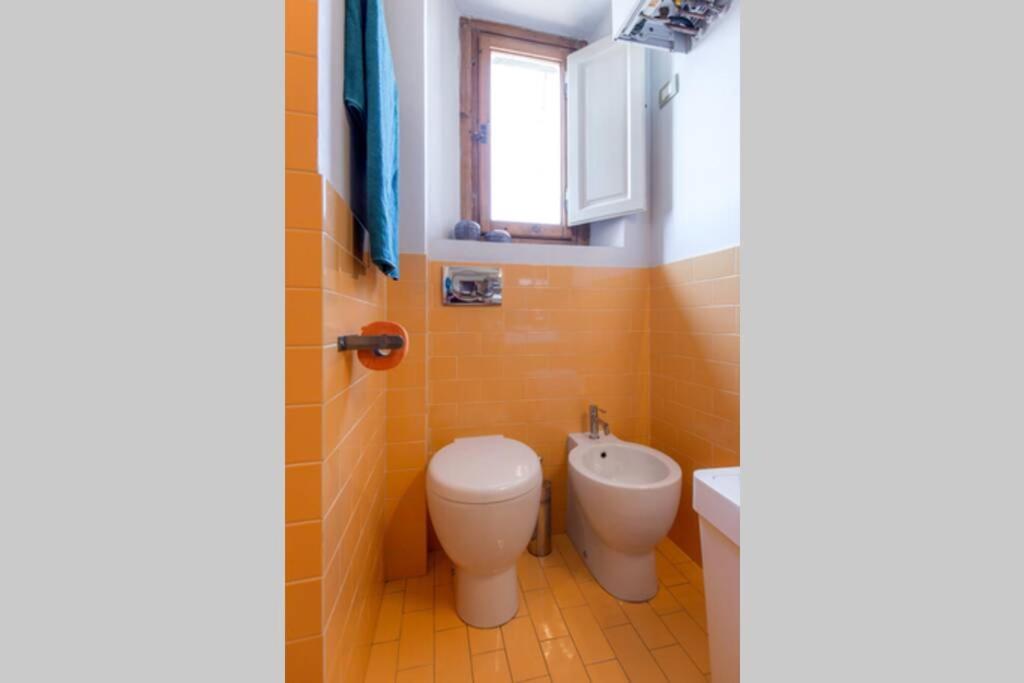 Sunny Top Floor In San Frediano Florenz Exterior foto